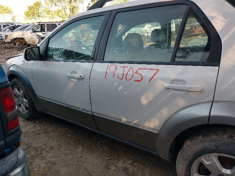 https://f005.backblazeb2.com/file/img-partshotlines-com/Inventory/EX423/Vehicle/9974_10.jpg