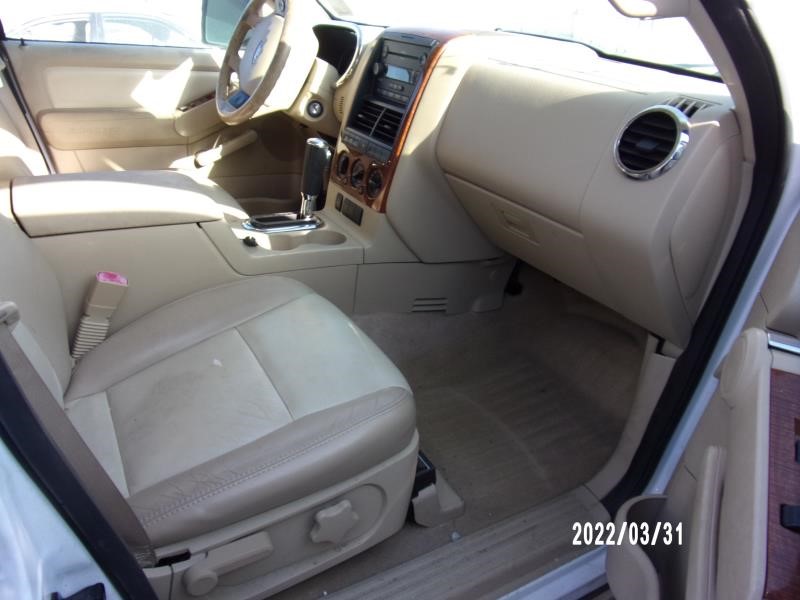 https://f005.backblazeb2.com/file/img-partshotlines-com/Inventory/EX427/Vehicle/1711_08.jpg