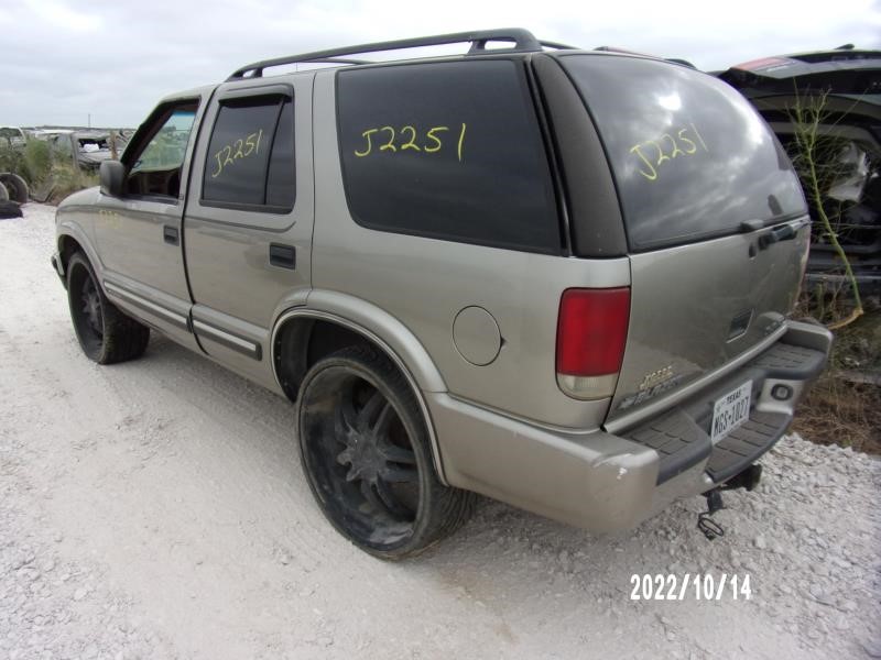 https://f005.backblazeb2.com/file/img-partshotlines-com/Inventory/EX427/Vehicle/2048_04.jpg