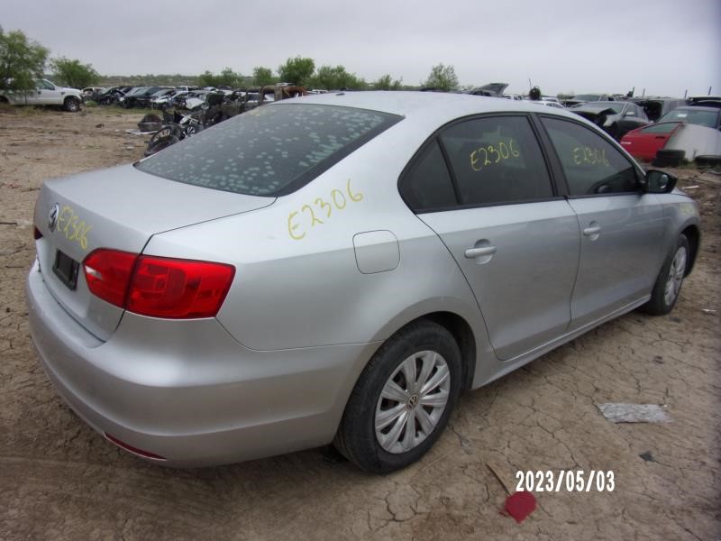 https://f005.backblazeb2.com/file/img-partshotlines-com/Inventory/EX427/Vehicle/2461_04.jpg