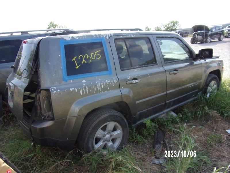https://f005.backblazeb2.com/file/img-partshotlines-com/Inventory/EX427/Vehicle/2701_04.jpg