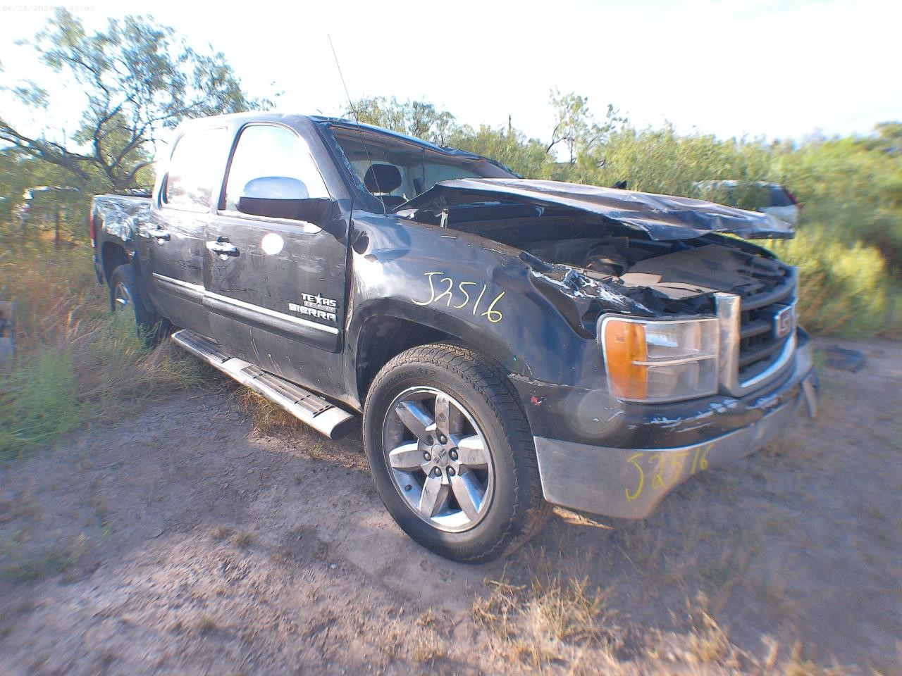 https://f005.backblazeb2.com/file/img-partshotlines-com/Inventory/EX427/Vehicle/3932_03.jpg
