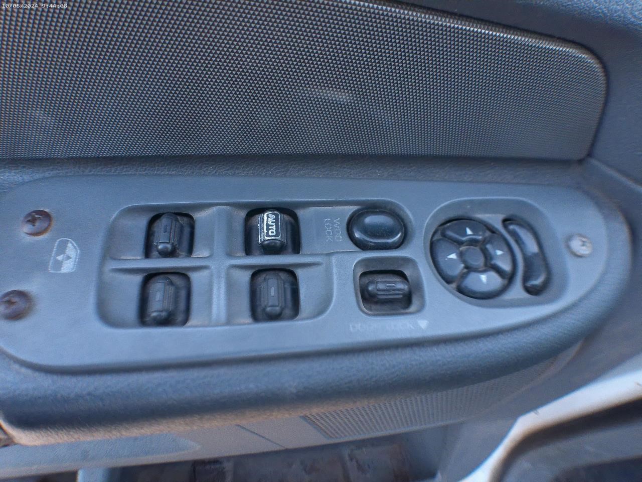 https://f005.backblazeb2.com/file/img-partshotlines-com/Inventory/EX427/Vehicle/4049_09.jpg