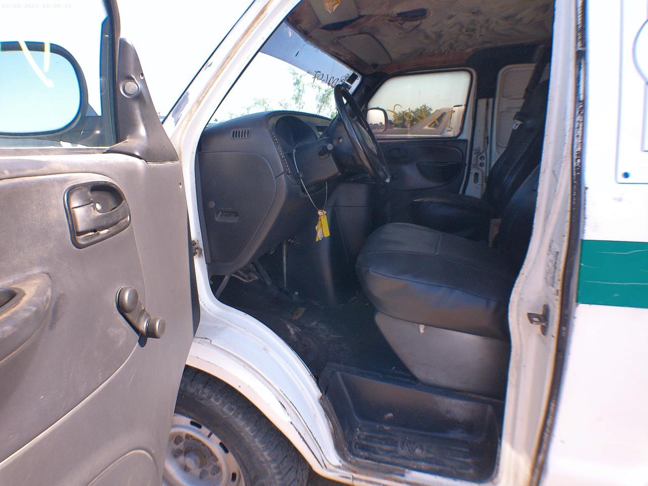 https://f005.backblazeb2.com/file/img-partshotlines-com/Inventory/EX427/Vehicle/4158_09.jpg