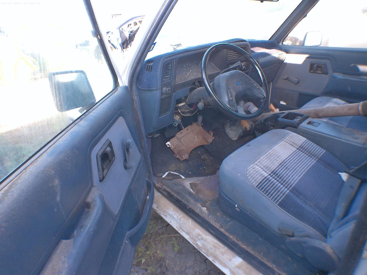 https://f005.backblazeb2.com/file/img-partshotlines-com/Inventory/EX427/Vehicle/4229_05.jpg