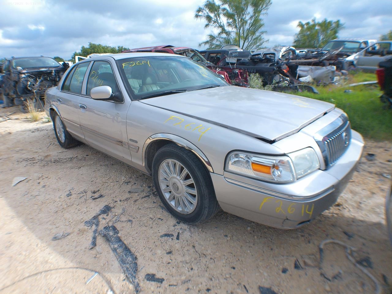 https://f005.backblazeb2.com/file/img-partshotlines-com/Inventory/EX427/Vehicle/4305_01.jpg