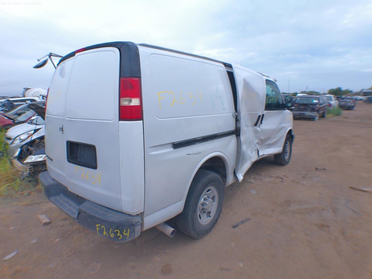 https://f005.backblazeb2.com/file/img-partshotlines-com/Inventory/EX427/Vehicle/4323_04.jpg