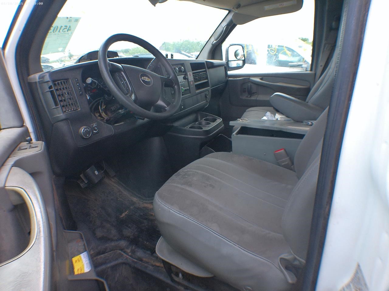 https://f005.backblazeb2.com/file/img-partshotlines-com/Inventory/EX427/Vehicle/4323_07.jpg