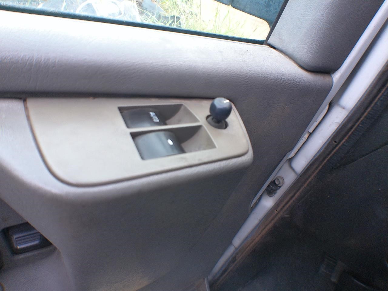 https://f005.backblazeb2.com/file/img-partshotlines-com/Inventory/EX427/Vehicle/4323_08.jpg