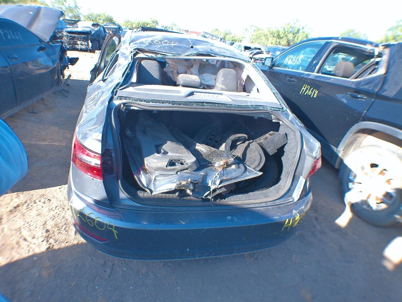 https://f005.backblazeb2.com/file/img-partshotlines-com/Inventory/EX427/Vehicle/4422_05.jpg