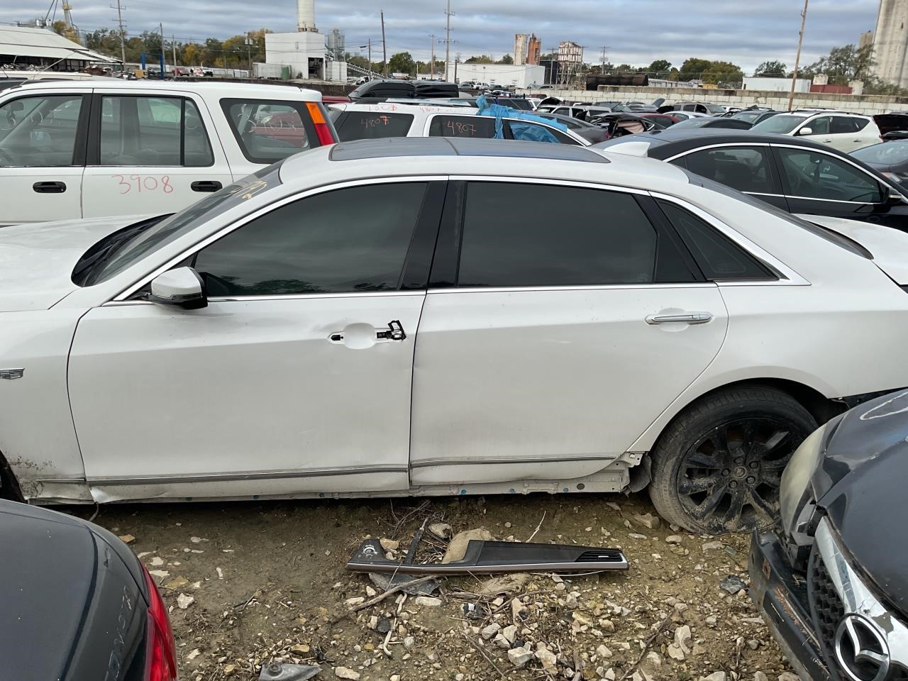https://f005.backblazeb2.com/file/img-partshotlines-com/Inventory/EX436/Vehicle/12318_09.jpg