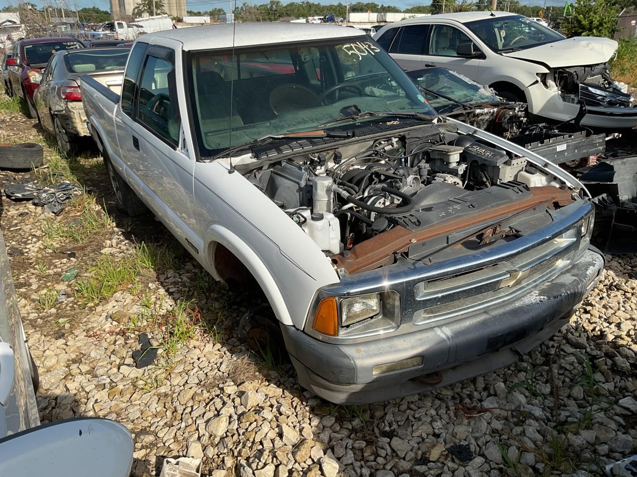 https://f005.backblazeb2.com/file/img-partshotlines-com/Inventory/EX436/Vehicle/12569_02.jpg