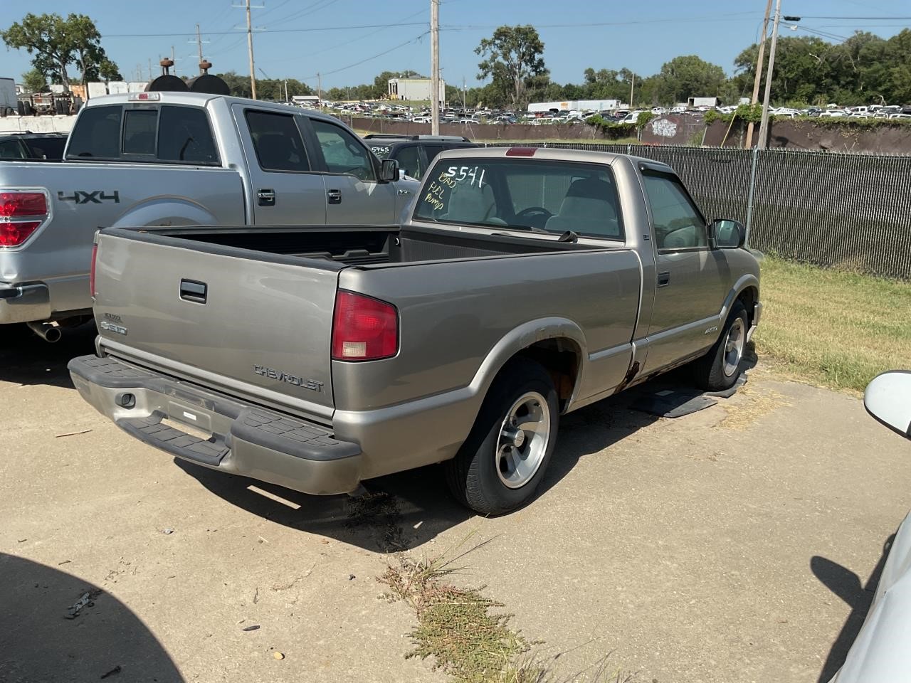 https://f005.backblazeb2.com/file/img-partshotlines-com/Inventory/EX436/Vehicle/13071_03.jpg