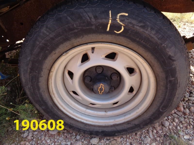 https://f005.backblazeb2.com/file/img-partshotlines-com/Inventory/EX44/Vehicle/15608_08.jpg