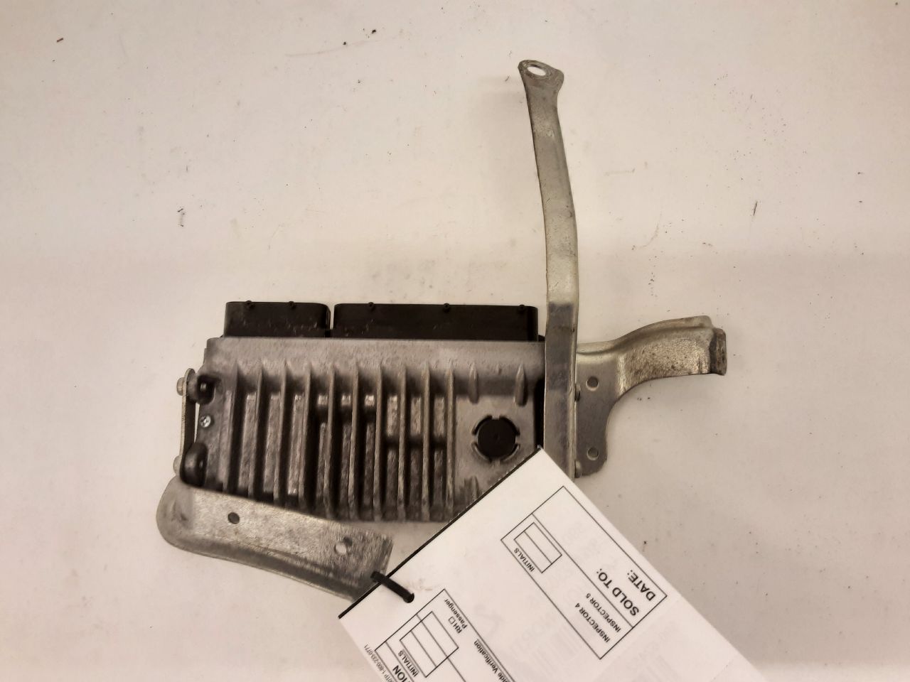 https://f005.backblazeb2.com/file/img-partshotlines-com/Inventory/EX441/Inventory/2976761_01.jpg