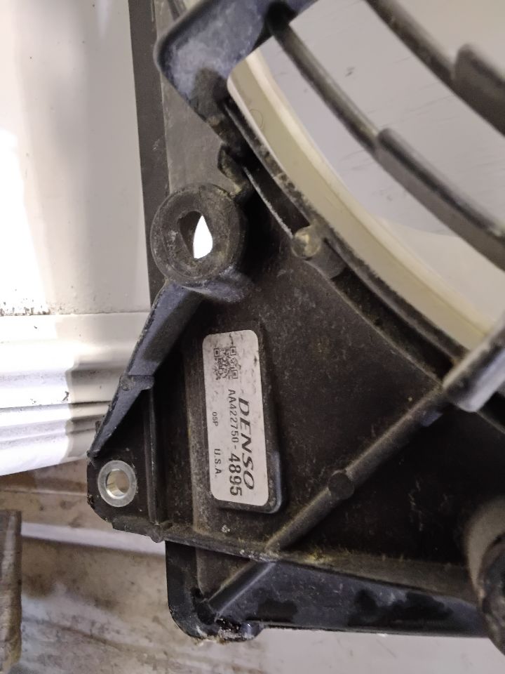 https://f005.backblazeb2.com/file/img-partshotlines-com/Inventory/EX441/Inventory/3614930_03.jpg