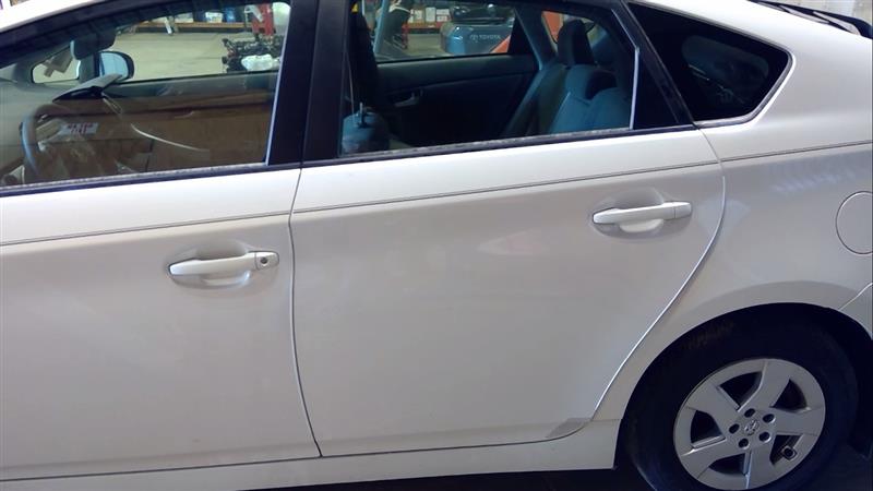 https://f005.backblazeb2.com/file/img-partshotlines-com/Inventory/EX441/Vehicle/216407_09.jpg