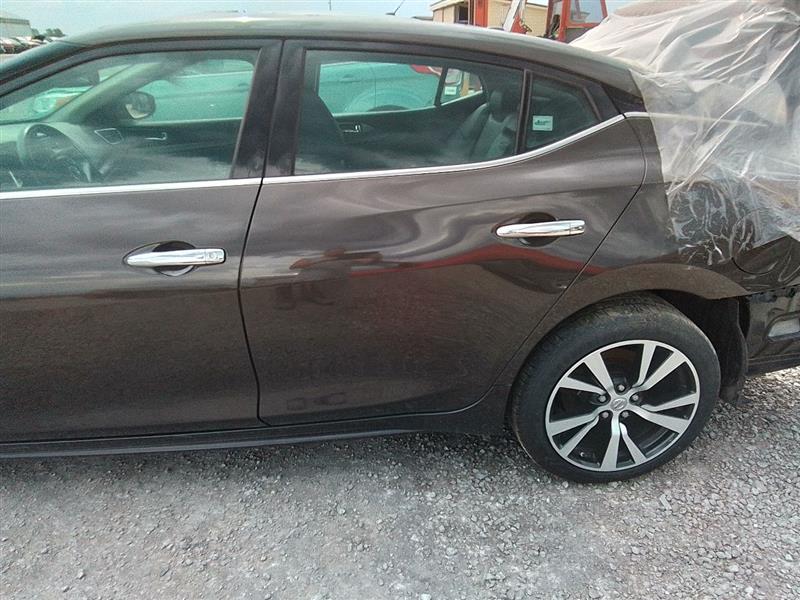 https://f005.backblazeb2.com/file/img-partshotlines-com/Inventory/EX441/Vehicle/216928_09.jpg