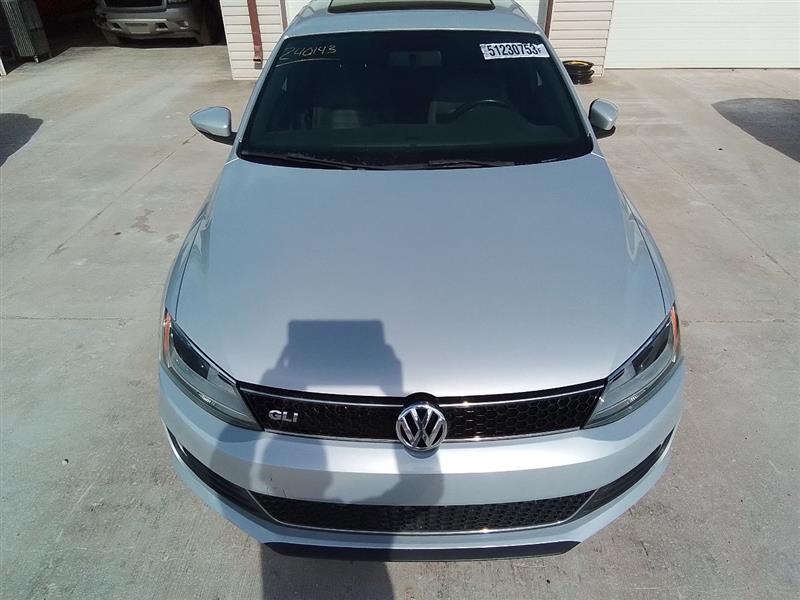 Vehicle/229444_08.jpg