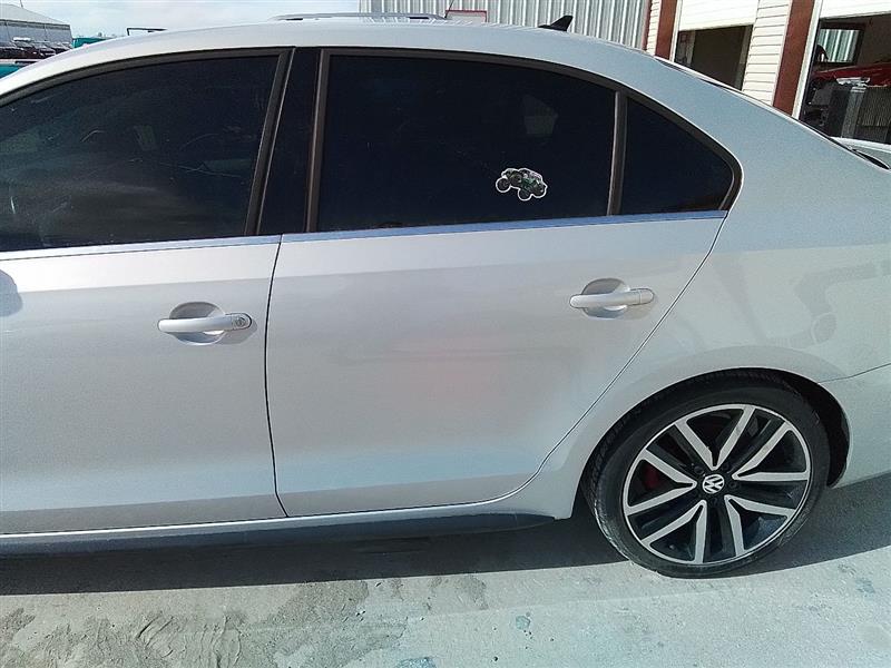 Vehicle/229444_10.jpg