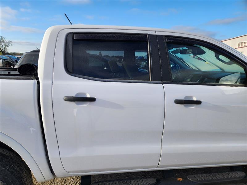 https://f005.backblazeb2.com/file/img-partshotlines-com/Inventory/EX441/Vehicle/233906_10.jpg