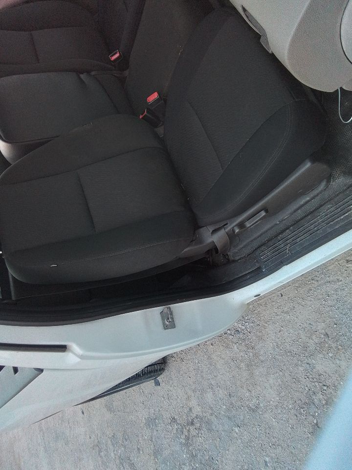 https://f005.backblazeb2.com/file/img-partshotlines-com/Inventory/EX441/Vehicle/237742_12.jpg