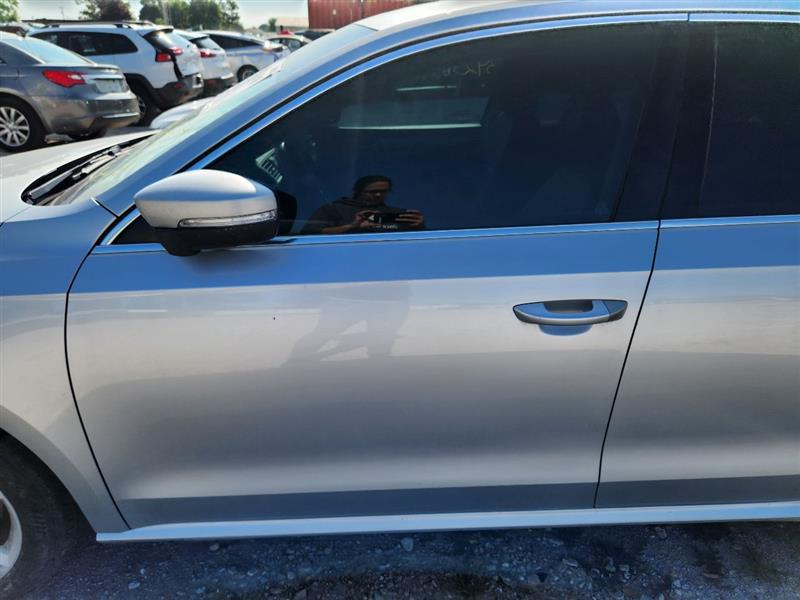 Vehicle/238611_09.jpg