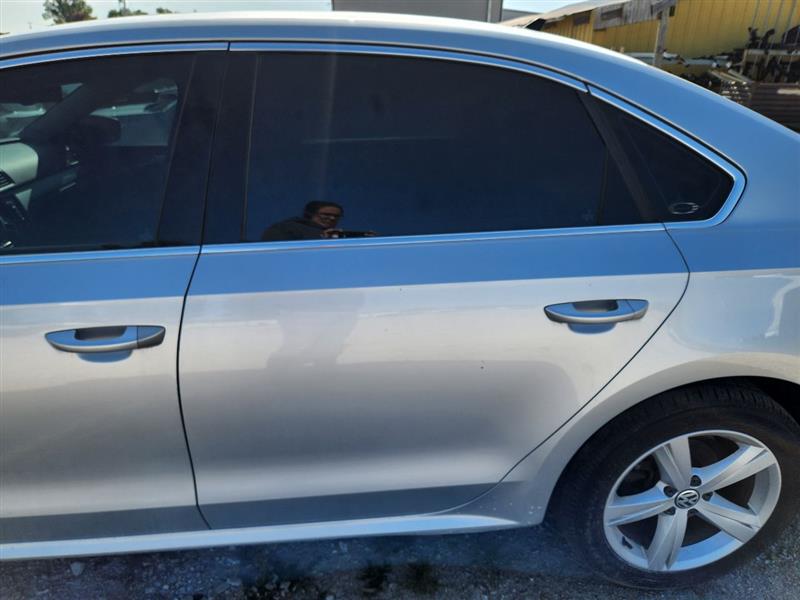 Vehicle/238611_10.jpg