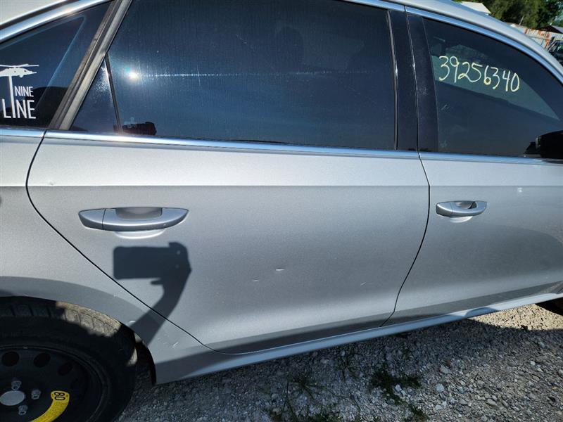 Vehicle/238611_12.jpg