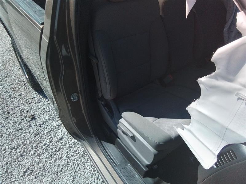 Vehicle/241840_12.jpg