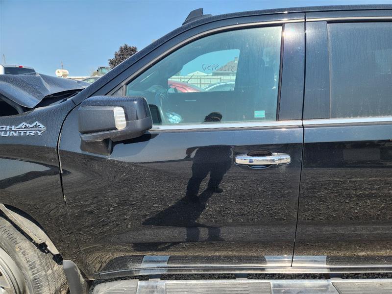 Vehicle/242233_08.jpg