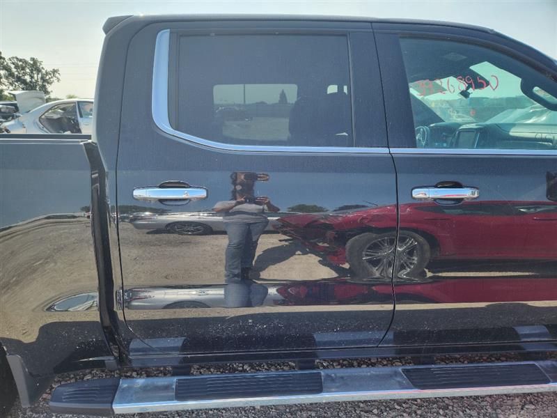 Vehicle/242233_12.jpg