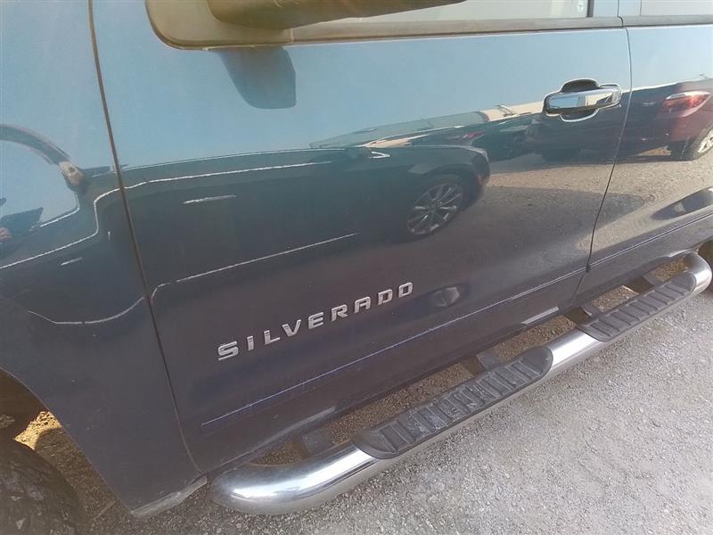 Vehicle/242382_08.jpg