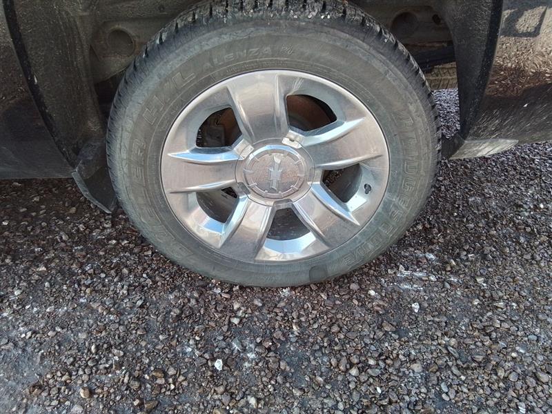 Vehicle/242732_06.jpg
