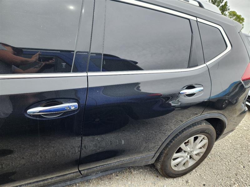 Vehicle/243523_09.jpg