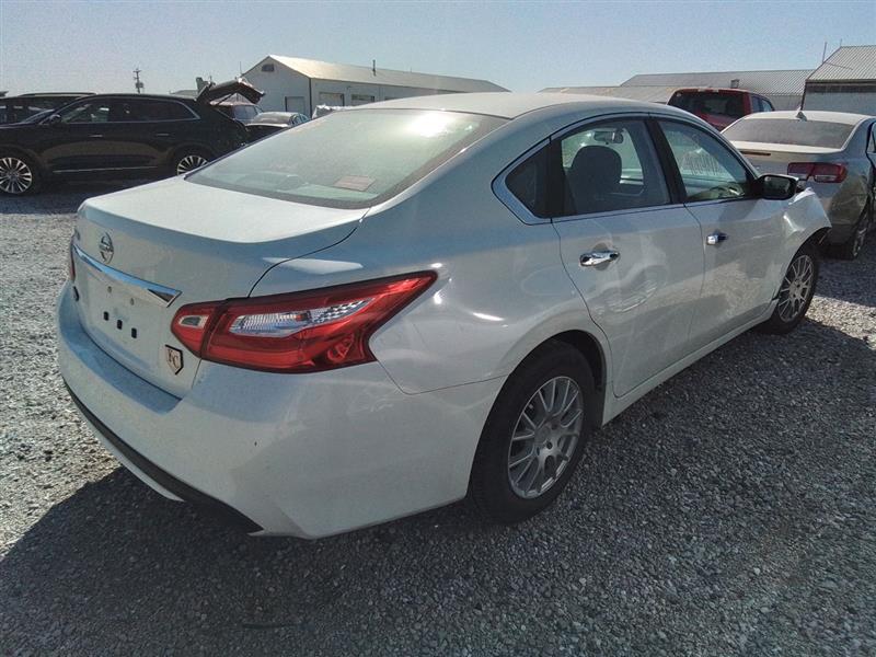 Vehicle/243619_03.jpg