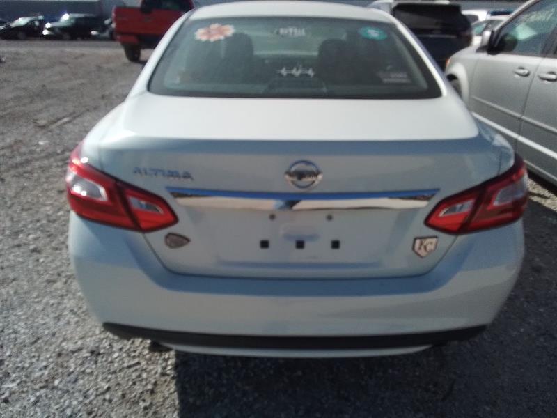 Vehicle/243619_09.jpg