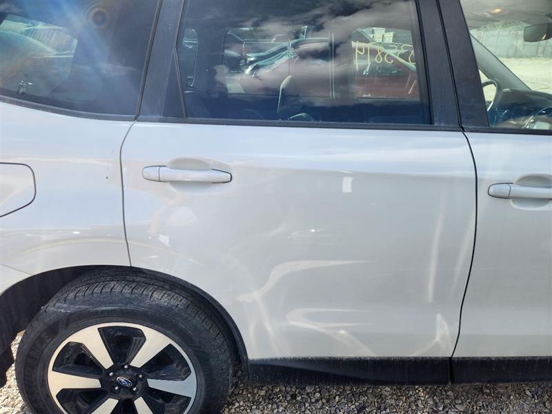 Vehicle/243631_12.jpg