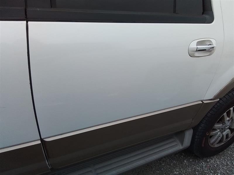 Vehicle/245430_09.jpg