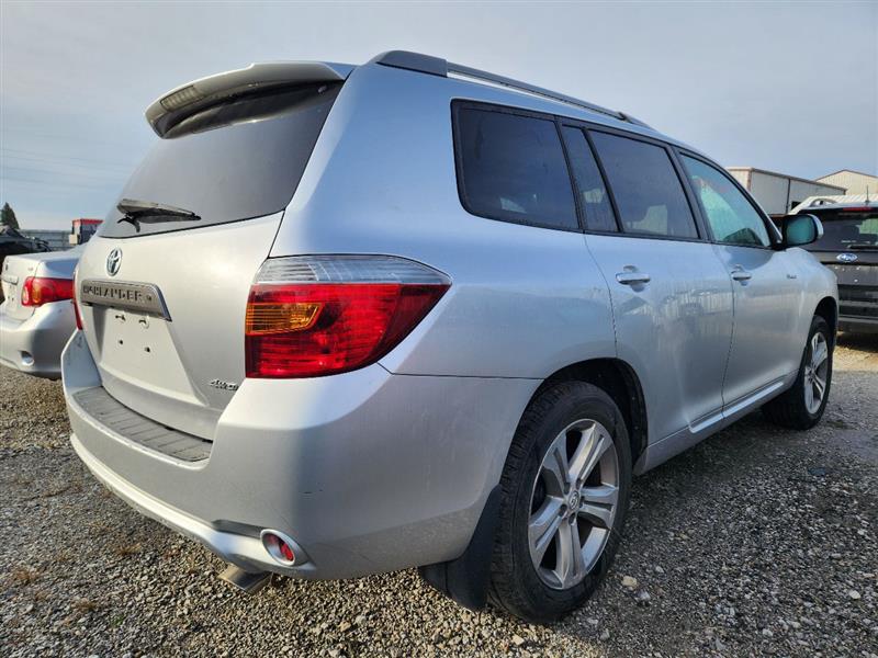 Vehicle/245456_03.jpg