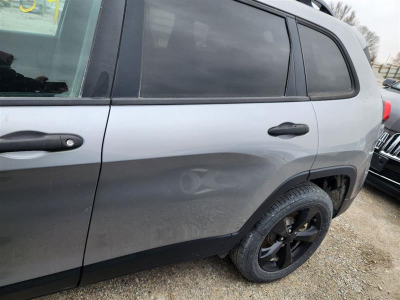 Vehicle/245525_10.jpg