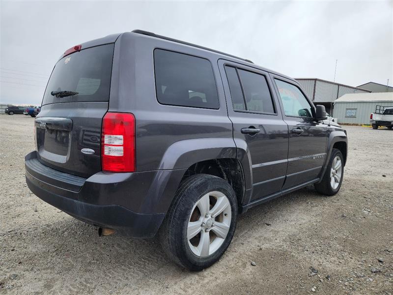 Vehicle/245563_03.jpg