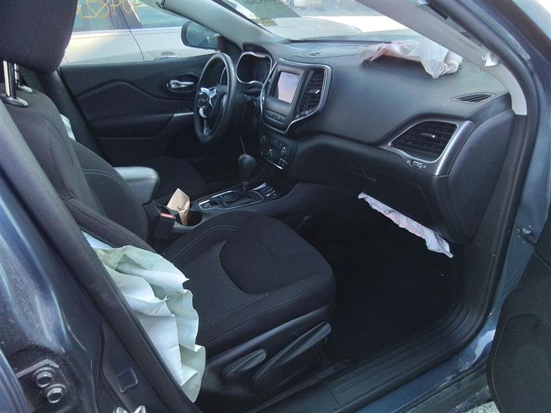 Vehicle/245626_12.jpg