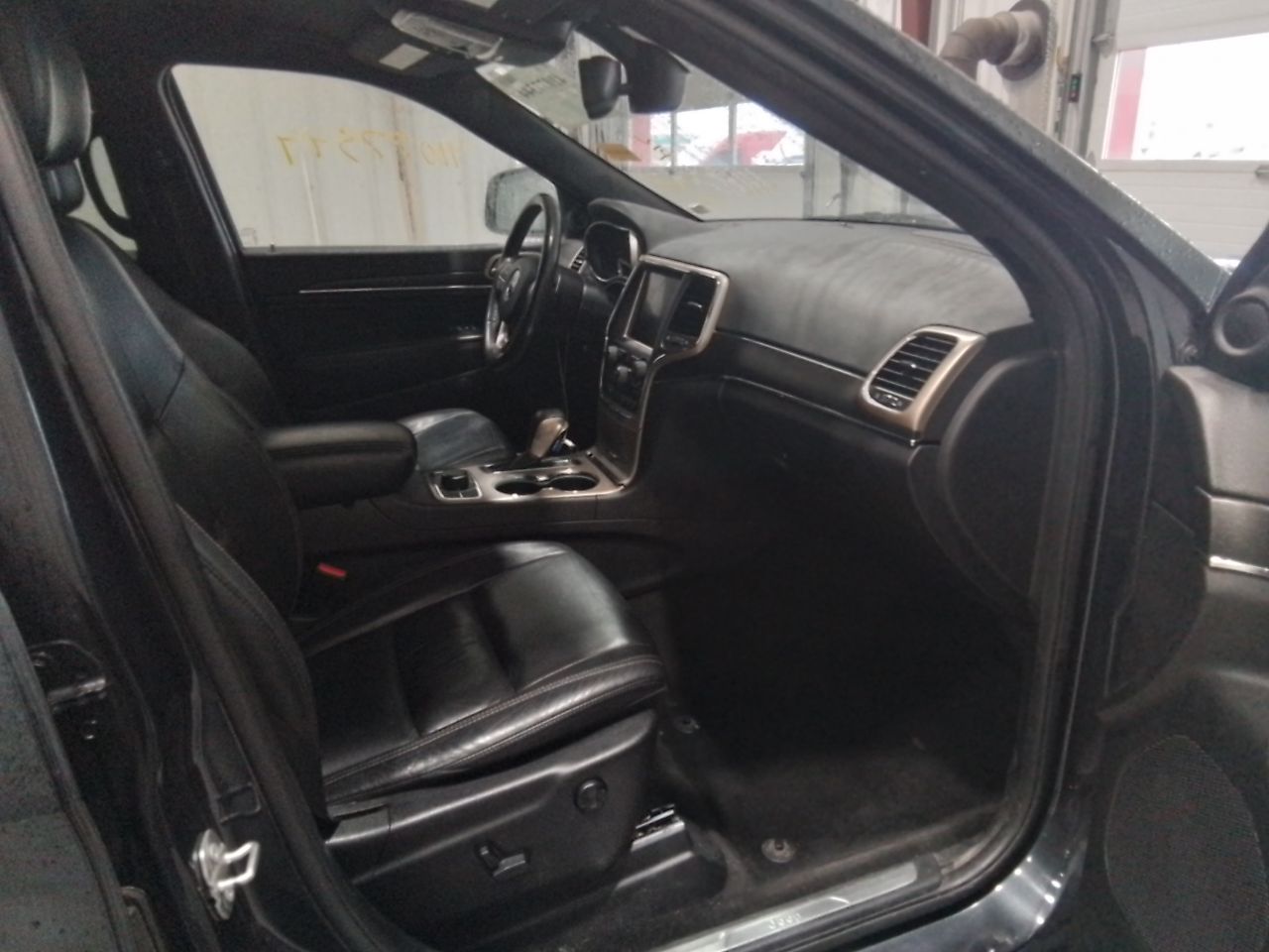 Vehicle/245922_12.jpg