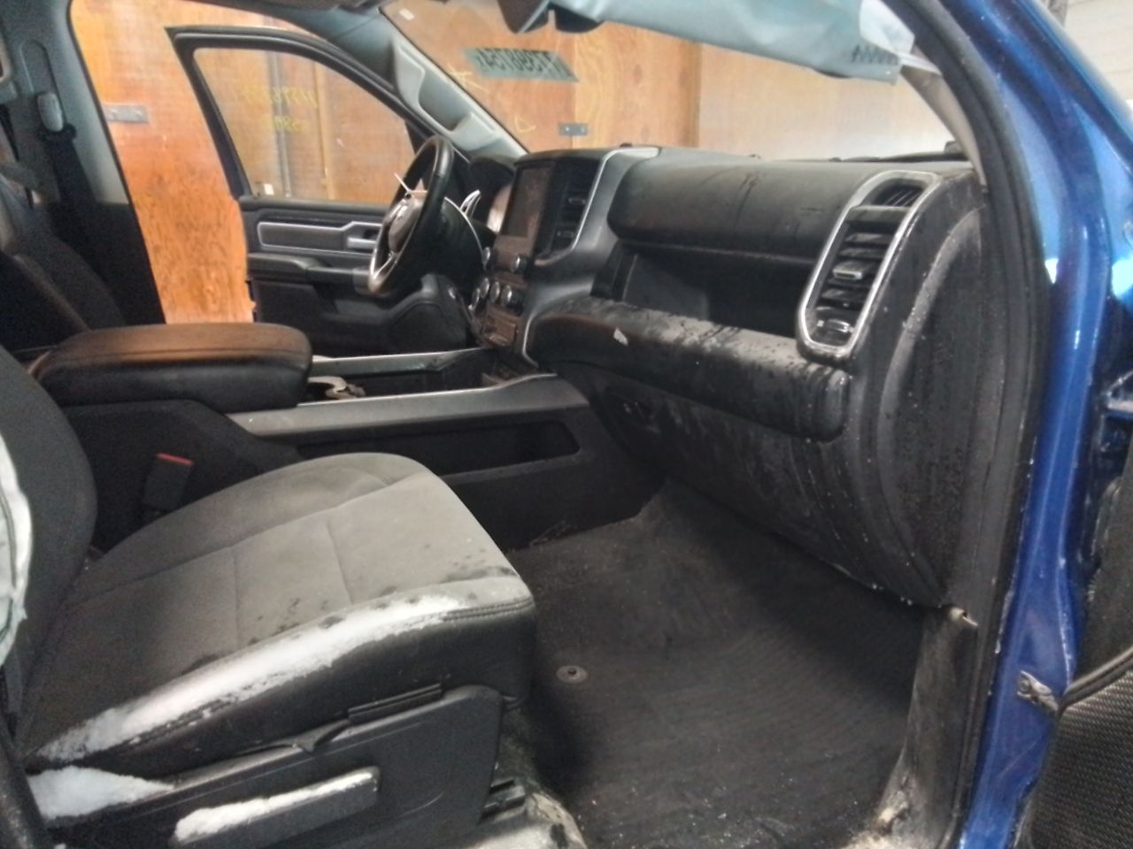 Vehicle/246052_12.jpg