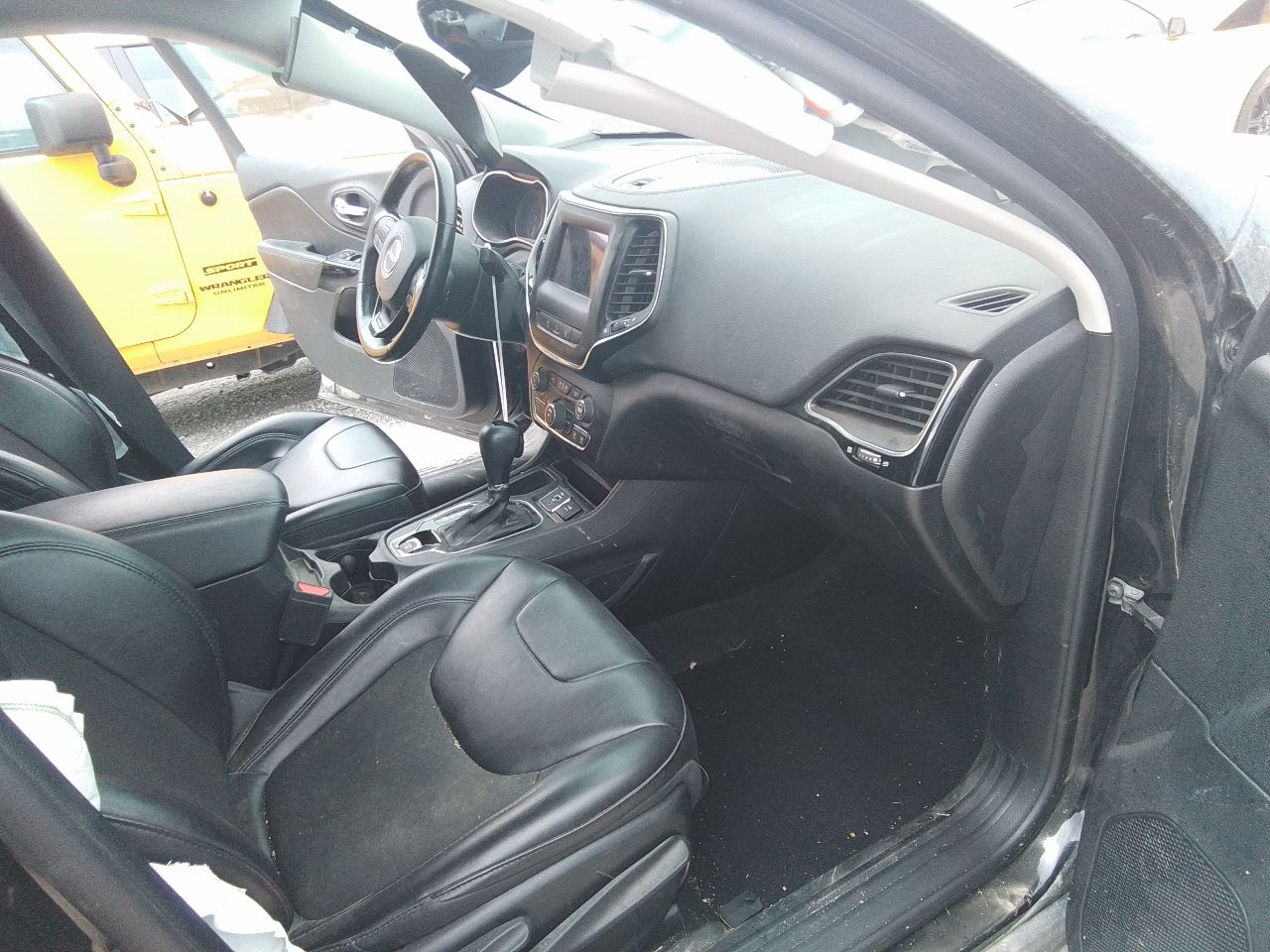 Vehicle/246366_07.jpg