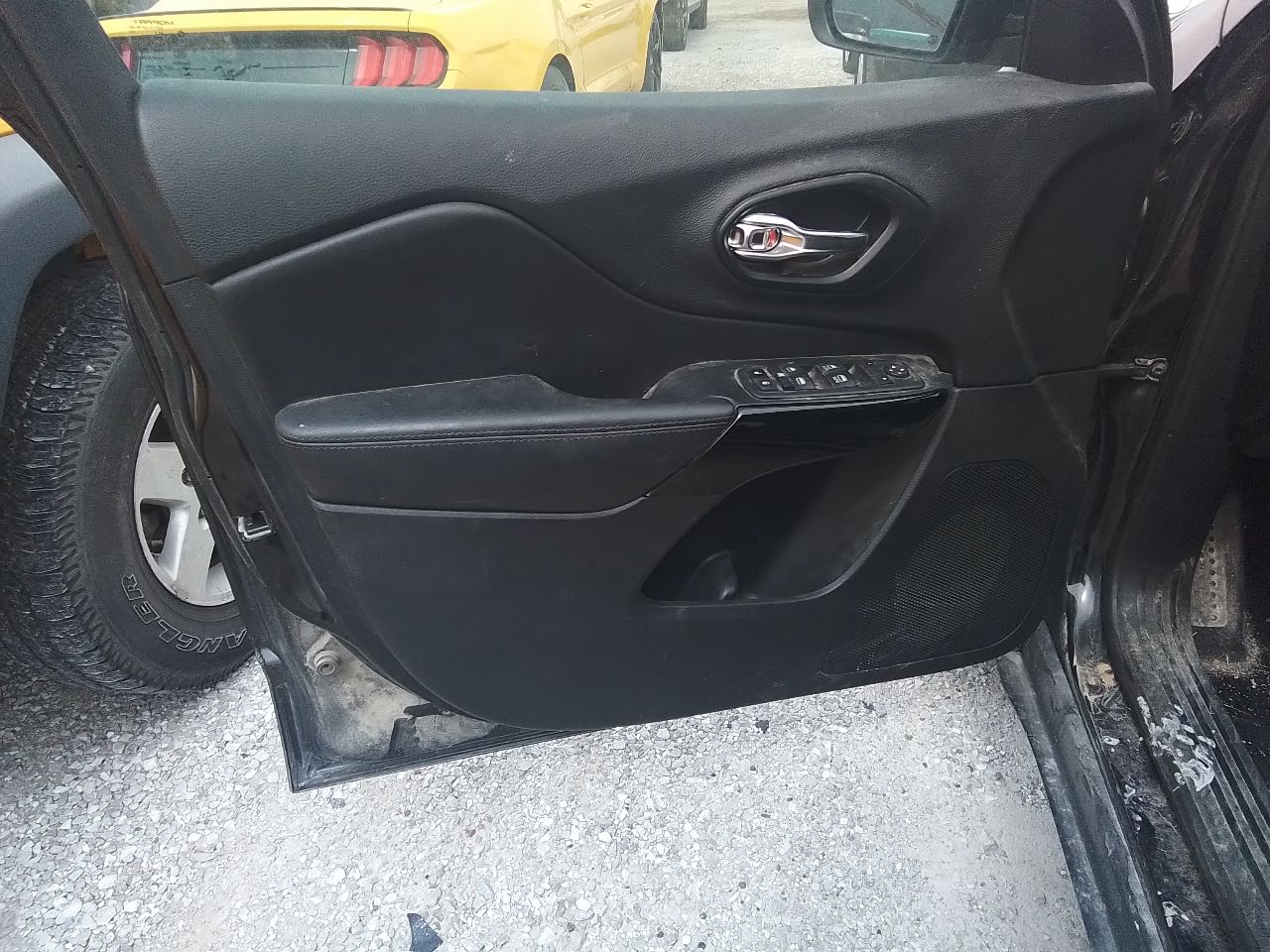 Vehicle/246366_09.jpg