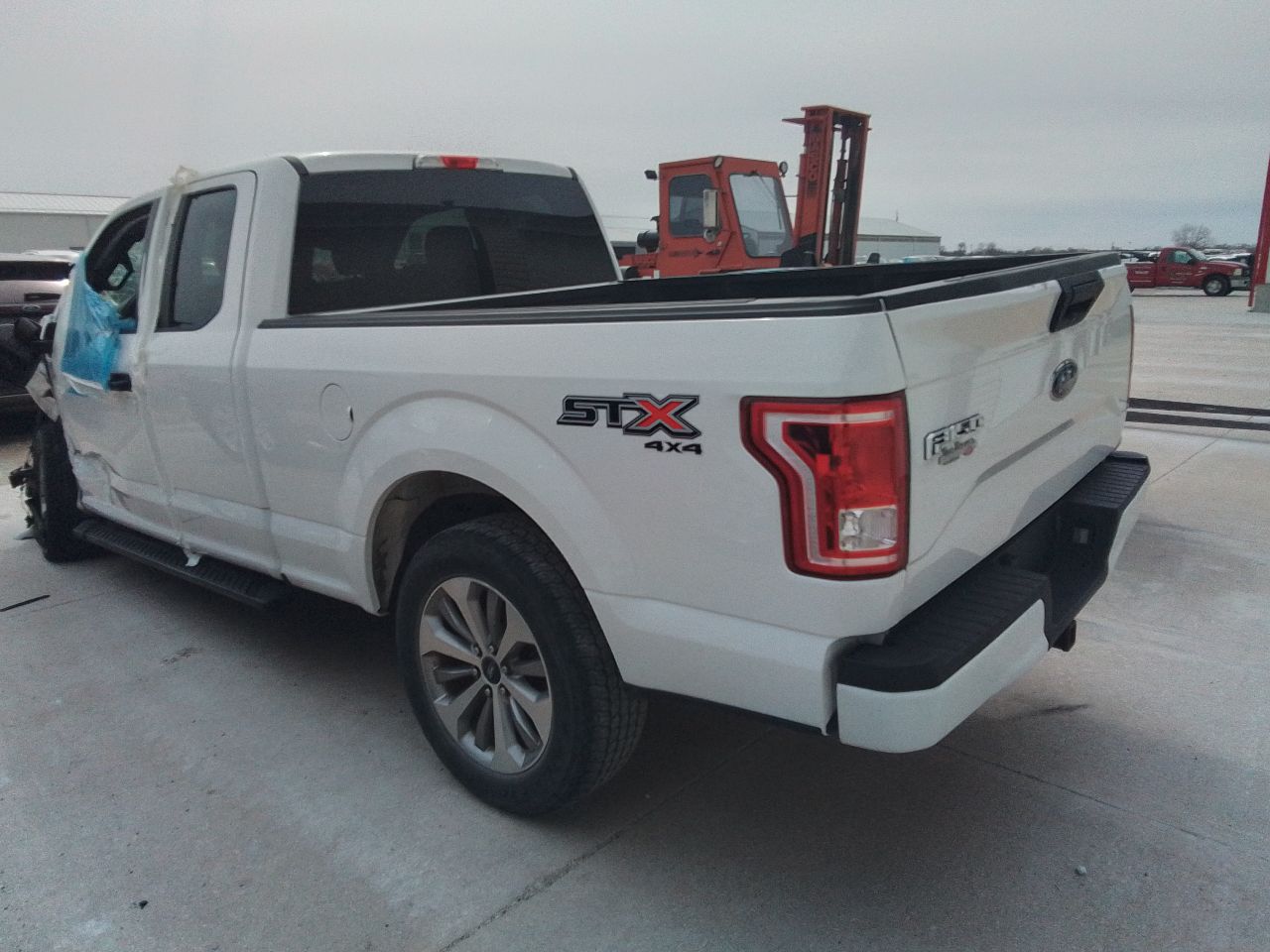 Vehicle/246401_03.jpg