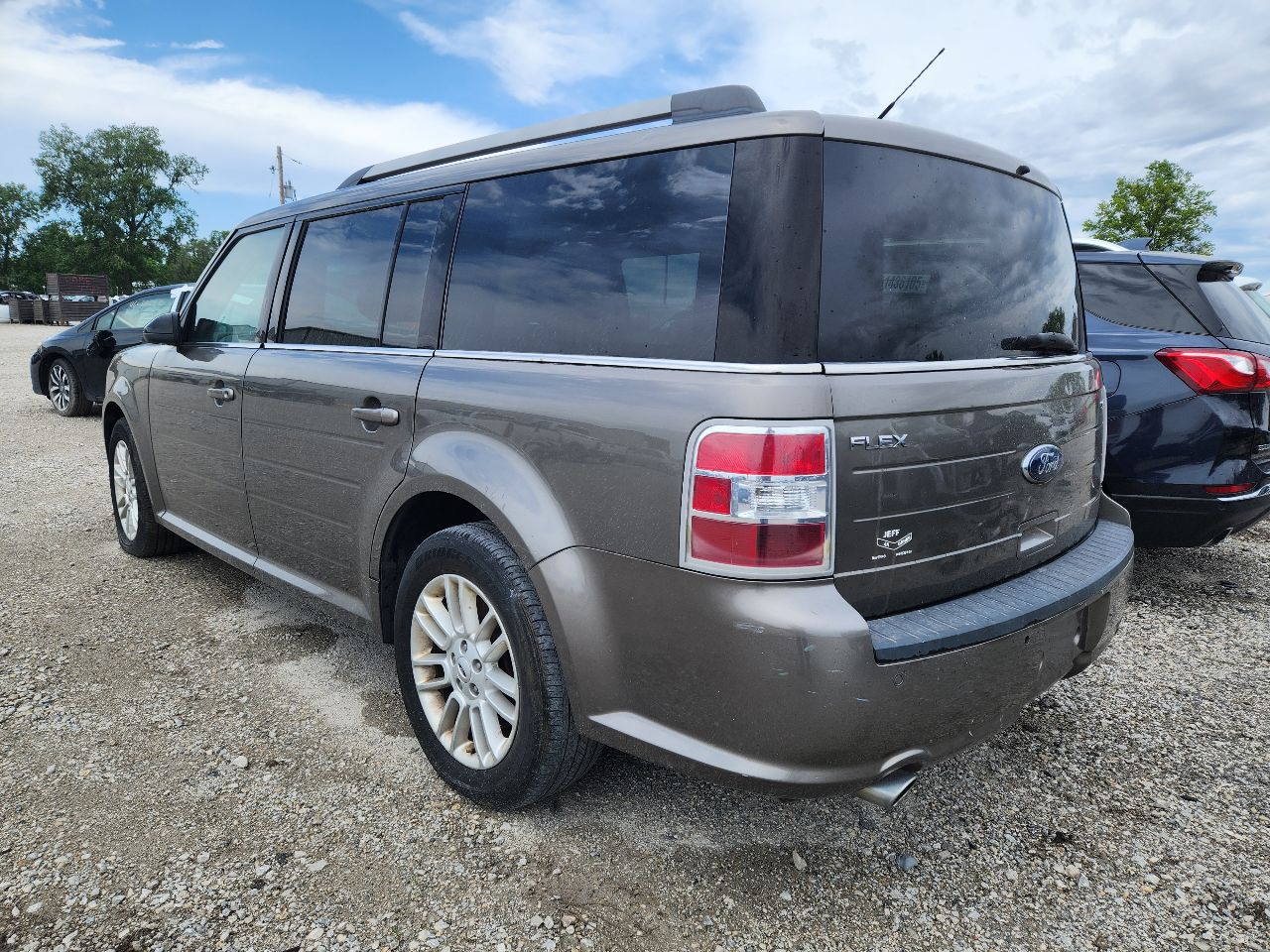 Vehicle/246808_23.jpg