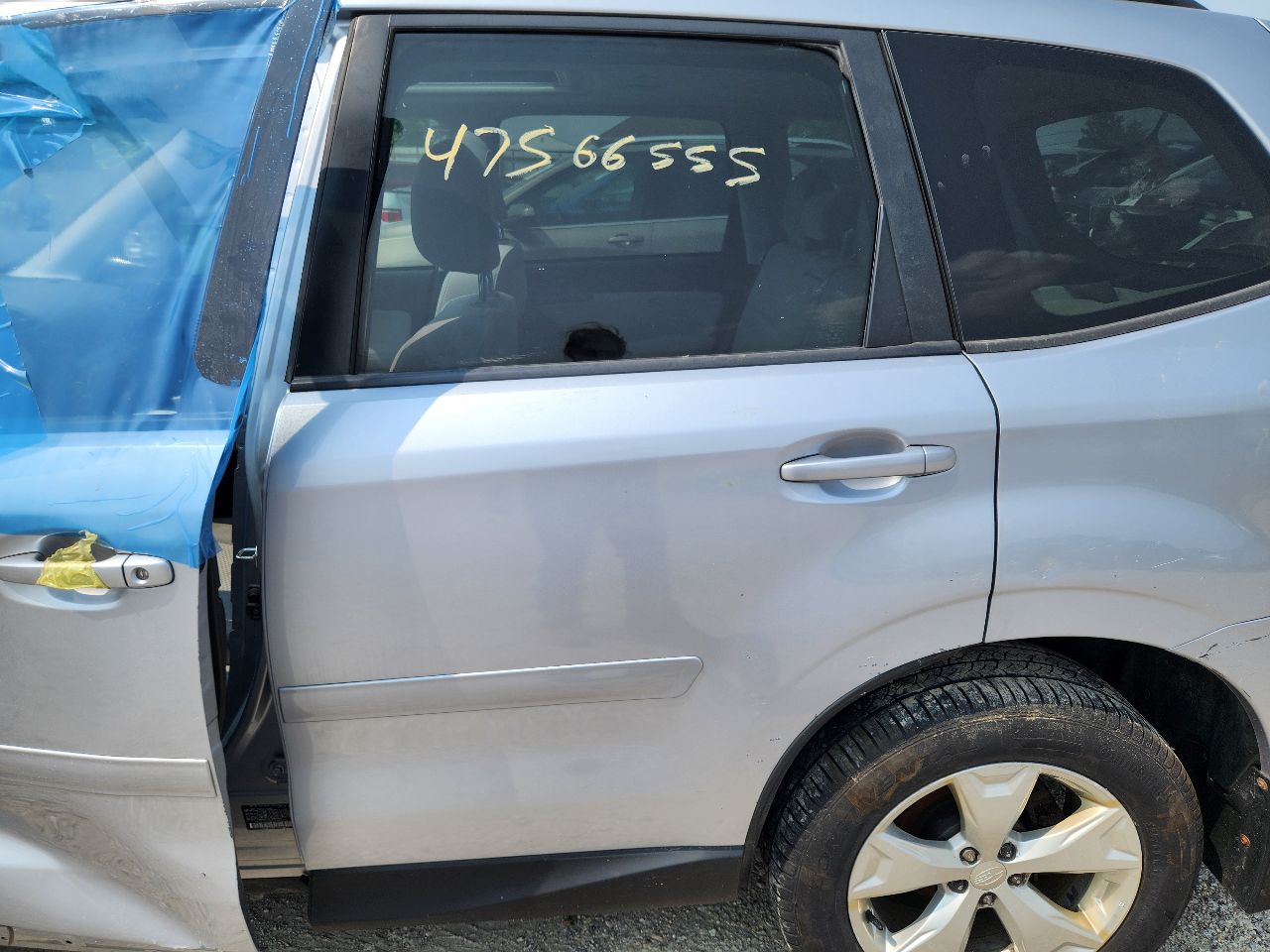 Vehicle/246942_15.jpg